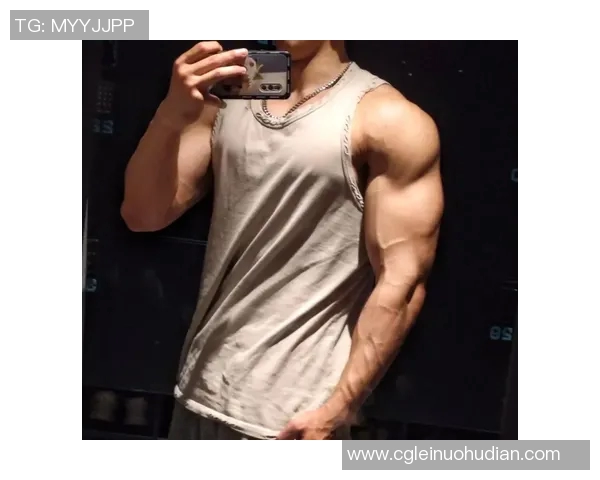 展现完美身材的真实腹肌高清图片欣赏与健身技巧分享 展现完美身材的真实腹肌高清图片欣赏与健身技巧分享