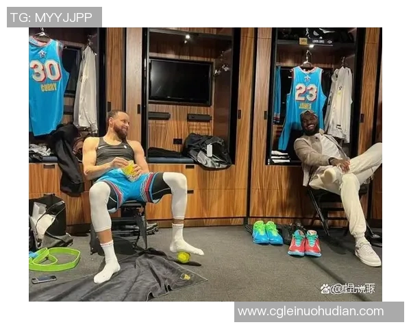 库里因伤缺席G5比赛能否在G6复出球迷期待他的回归