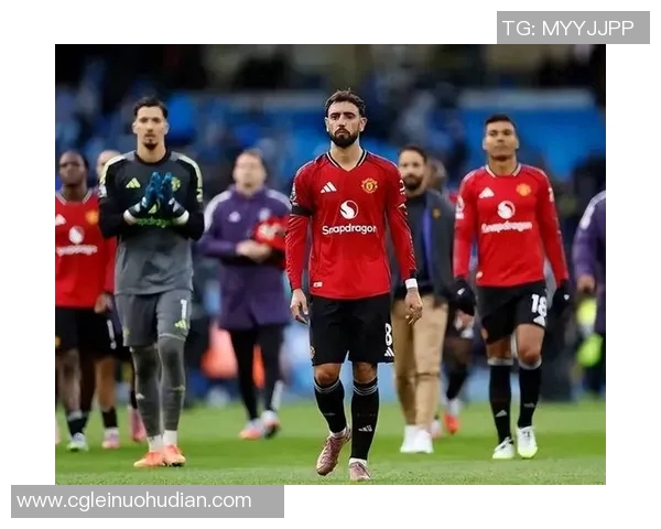 曼联冬窗或有引援计划但大规模交易将推迟至明年夏季