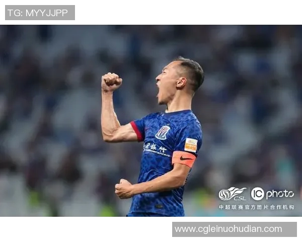 申花逆转河南追平榜首吴曦进球回击伊万展现后腰稳固表现